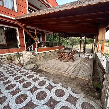 Villa Goerkem Suits & *